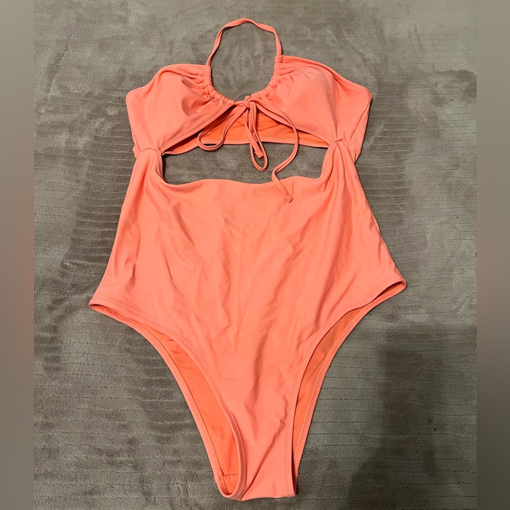 Ladies bathing suit